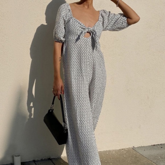 SOLD // Billabong // Shout it up jumpsuit - Picture 5 of 12